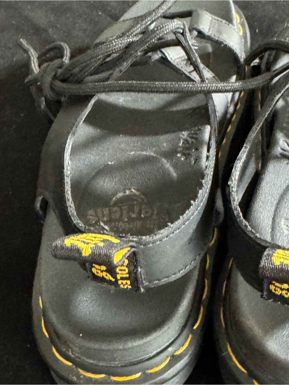 Dr. Martens Black Leather Forster Sandals Men sz 9.. Excellent